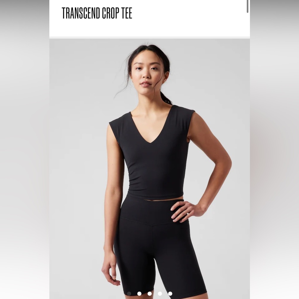 NWT Athleta Transcend crop tee in Large